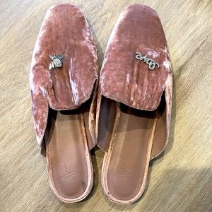 Joie size 39 slip one